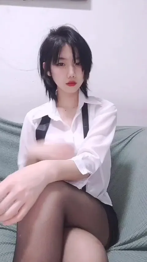 高颜值少女诱惑自拍